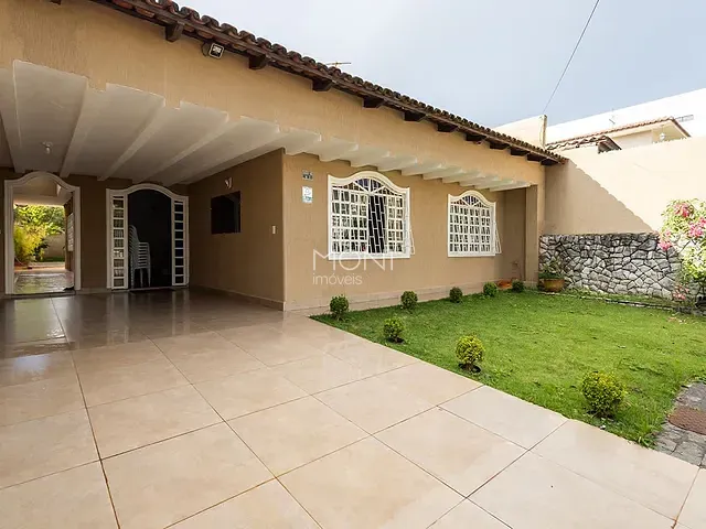 Casa 5 quartos e 4 banheiros, à venda, no bairro Taguatinga Norte (Taguatinga) em Brasília