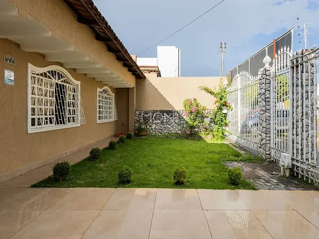 Casa 5 quartos e 4 banheiros, à venda, no bairro Taguatinga Norte (Taguatinga) em Brasília