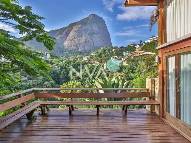 Casa com 915m² 2 quartos e 2 banheiros, à venda, no bairro Joá em Rio de Janeiro