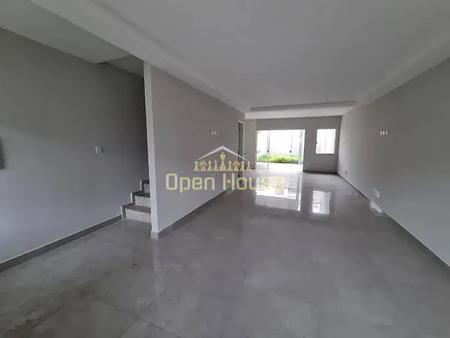 Casa 3 quartos e 2 banheiros, à venda, no bairro Aero Clube em Volta Redonda