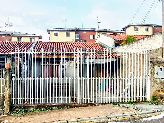 Casa com 110m² 2 quartos e 1 banheiro, à venda, no bairro Santa Cândida em Curitiba