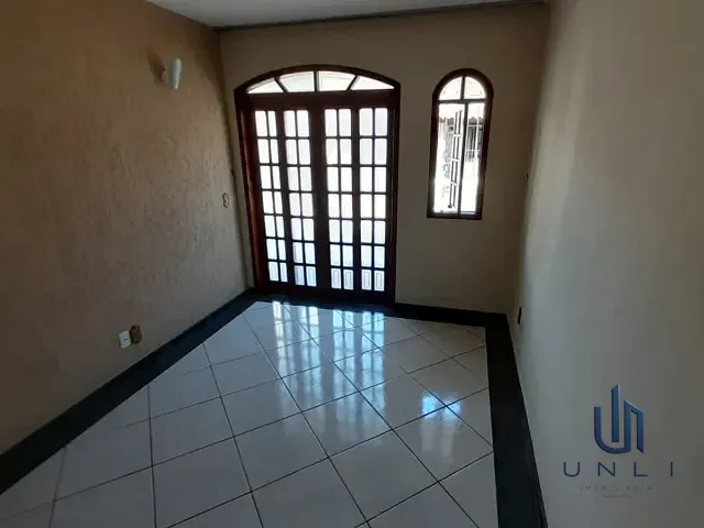 Casa 2 quartos e 1 banheiro, à venda, no bairro Retiro em Volta Redonda