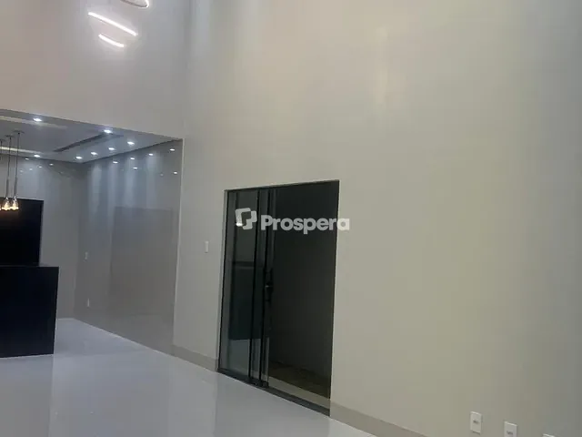 Casa com 300m² 3 quartos e 3 banheiros, à venda, no bairro Residencial Cerejeiras em Anápolis