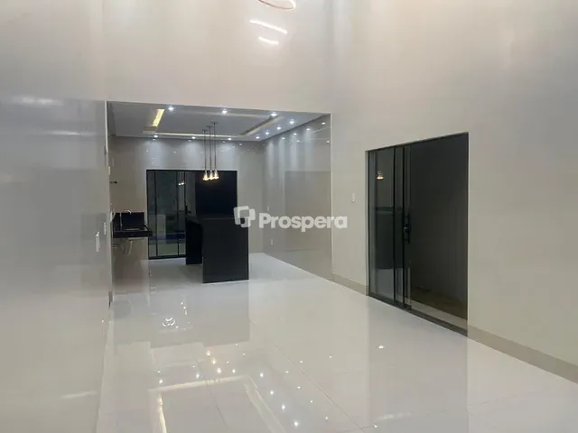 Casa com 300m² 3 quartos e 3 banheiros, à venda, no bairro Residencial Cerejeiras em Anápolis