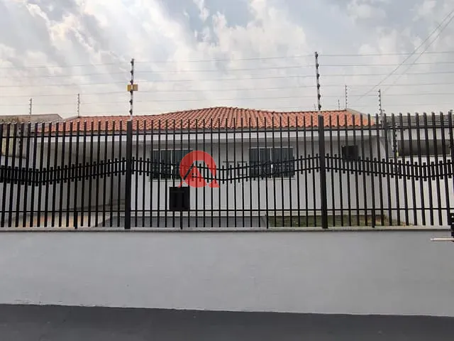 Casa 3 quartos e 2 banheiros, para alugar, no bairro Jardim Liberdade em Maringá
