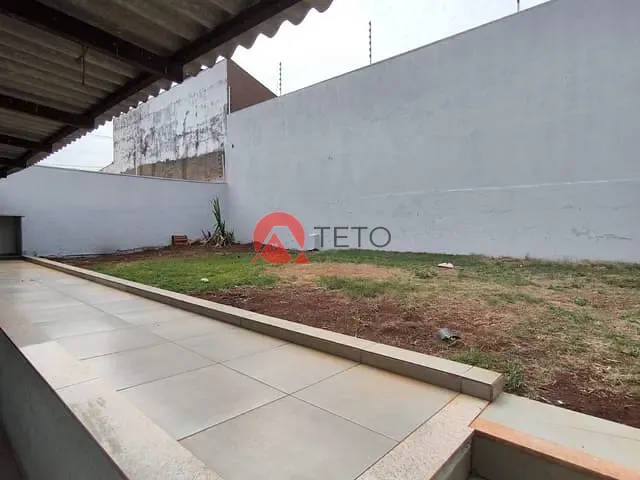Casa 3 quartos e 2 banheiros, para alugar, no bairro Jardim Liberdade em Maringá