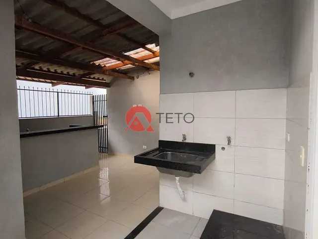 Casa 3 quartos e 2 banheiros, para alugar, no bairro Jardim Liberdade em Maringá