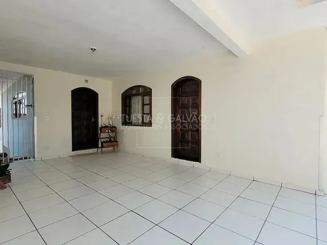 Casa com 280m² 4 quartos e 3 banheiros, à venda, no bairro São Braz em Curitiba