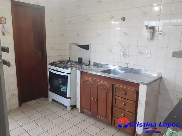 Casa com 300m² 3 quartos e 2 banheiros, à venda, no bairro São João em Teresina