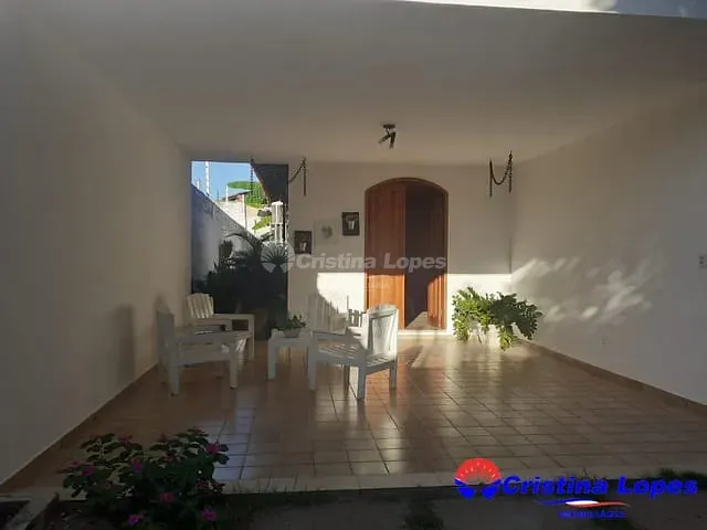 Casa com 300m² 3 quartos e 2 banheiros, à venda, no bairro São João em Teresina
