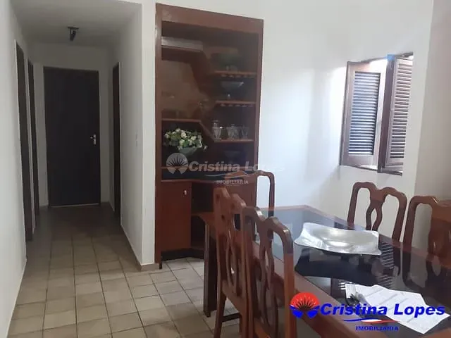 Casa com 300m² 3 quartos e 2 banheiros, à venda, no bairro São João em Teresina