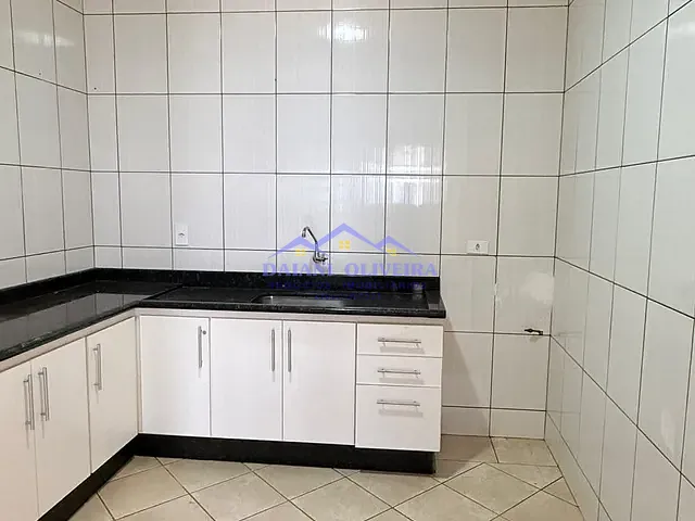 Casa 3 quartos e 3 banheiros, à venda, no bairro Vila Santana em Cambará