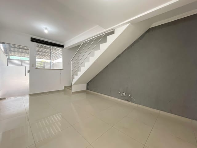 Foto do Casa - Casa geminada para locação com 2 quartos, armários planejados, e uma vaga coberta, Planalto, Belo Horizonte, MG | Deltalar Imóveis