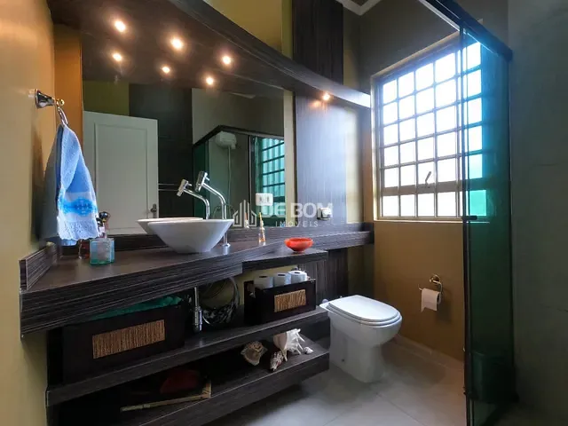 Casa com 400m² 4 quartos e 3 banheiros, à venda, no bairro Bianucci em Poços de Caldas