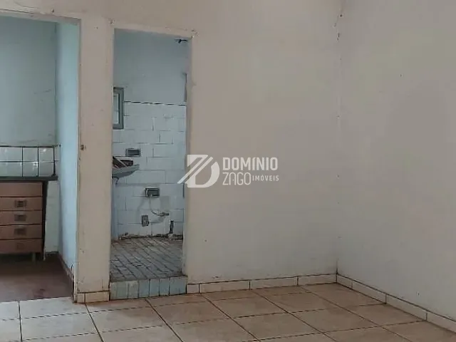 Casa com 268m² 3 quartos e 2 banheiros, à venda, no bairro Fabrício em Uberaba