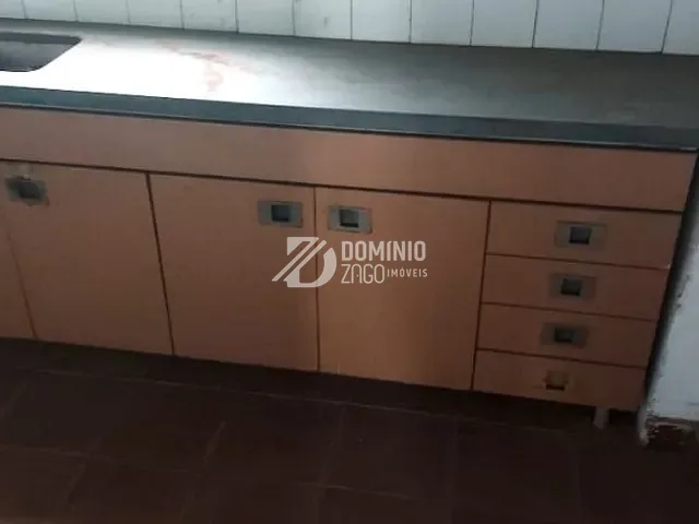 Casa com 268m² 3 quartos e 2 banheiros, à venda, no bairro Fabrício em Uberaba