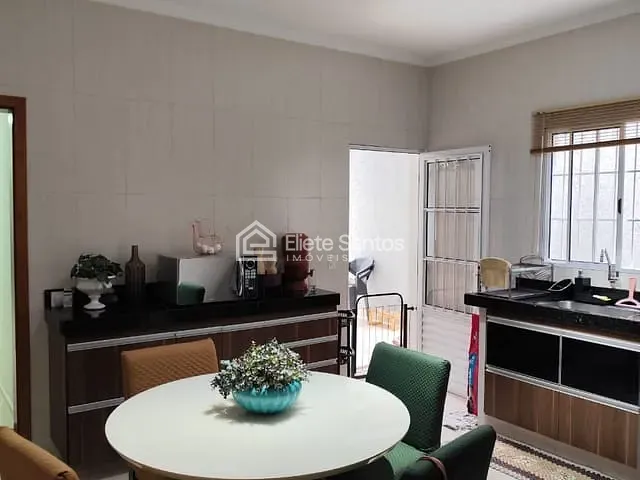 Casa com 150m² 3 quartos e 3 banheiros, à venda, no bairro Jardim Boer I em Americana