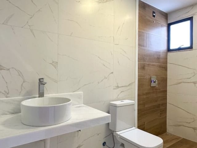 Casa com 224m² 3 quartos e 3 banheiros, à venda, no bairro Morada de Laranjeiras em Serra