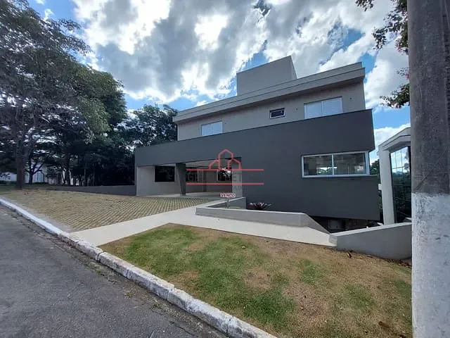 Casa com 450m² 3 quartos e 2 banheiros, à venda, no bairro Tarumã em Santana de Parnaíba