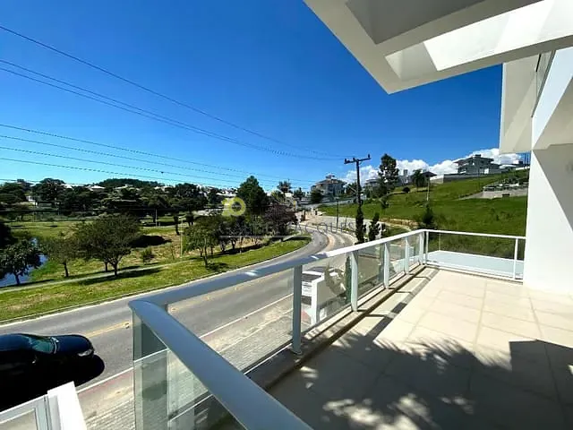 Casa com 360m² 4 quartos e 6 banheiros, à venda, no bairro Cidade Universitária Pedra Branca em Palhoça