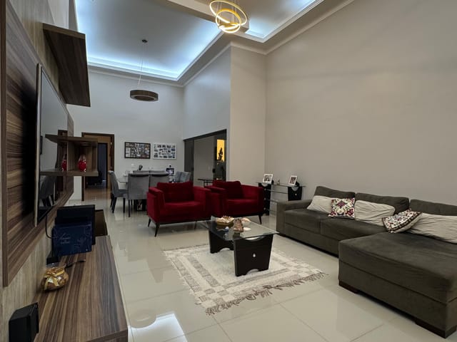 Casa com 1000m² 3 quartos e 4 banheiros, à venda, no bairro Jardim das Orquídeas em Nova Mutum