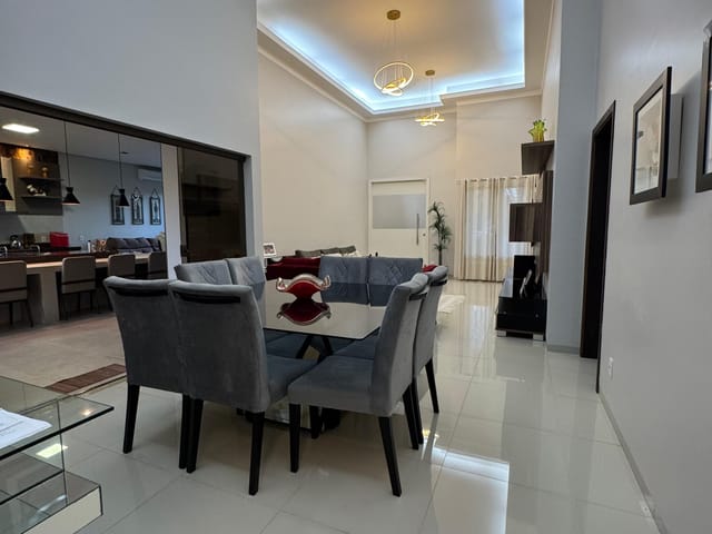 Casa com 1000m² 3 quartos e 4 banheiros, à venda, no bairro Jardim das Orquídeas em Nova Mutum