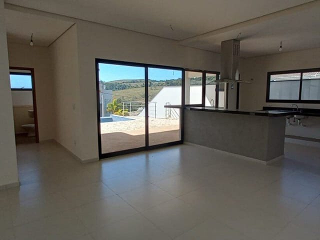 Casa com 510m² 3 quartos e 5 banheiros, à venda, no bairro Jardim América em Louveira