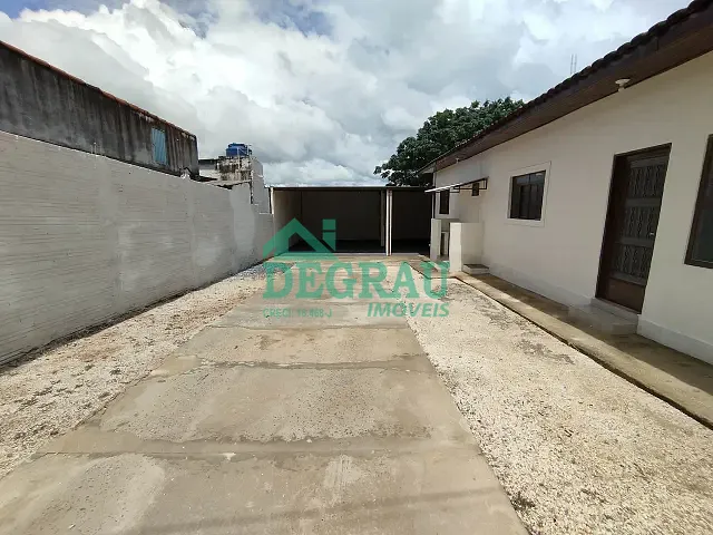 Casa 2 quartos e 2 banheiros, para alugar, no bairro Parque Cimentolândia em Itapeva