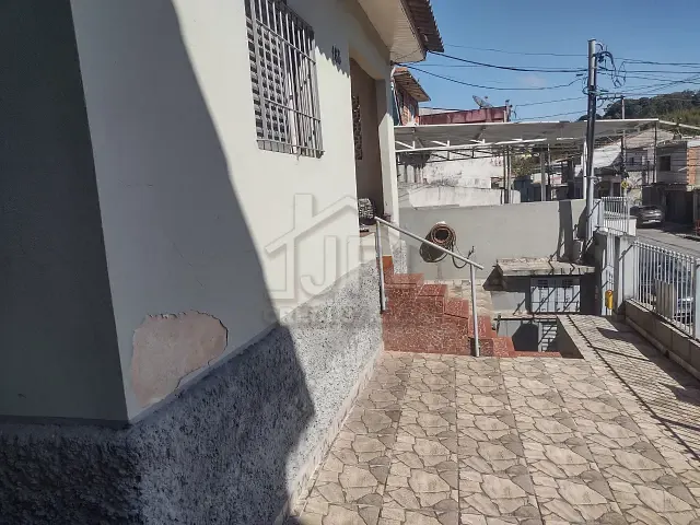Casa com 300m² 2 quartos e 1 banheiro, à venda, no bairro Jardim Zaira em Mauá