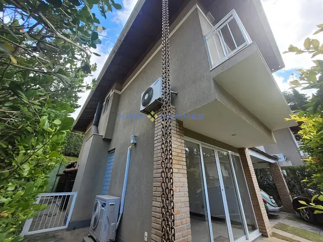 Casa 4 quartos e 4 banheiros, à venda, no bairro Nogueira em Petrópolis