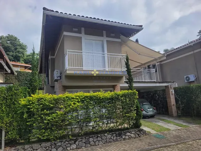 Casa 4 quartos e 4 banheiros, à venda, no bairro Nogueira em Petrópolis