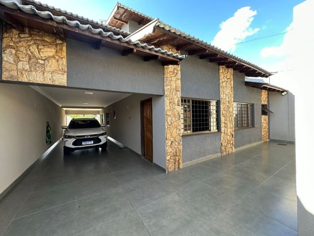 Casa com 580m², à venda, no bairro Jardim Santo Amaro em Cambé