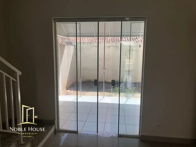 Casa 3 quartos e 4 banheiros, à venda ou para alugar, no bairro Chácaras Silvania em Valinhos