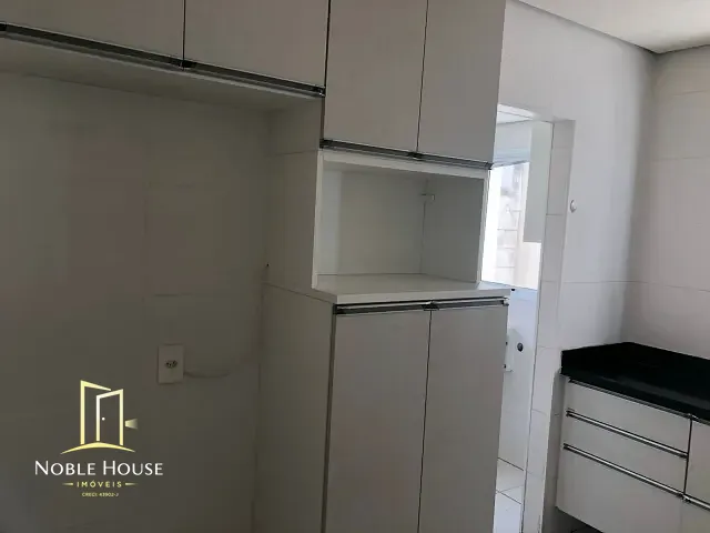 Casa 3 quartos e 4 banheiros, à venda ou para alugar, no bairro Chácaras Silvania em Valinhos