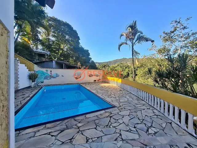 Casa com 632m² 3 quartos e 3 banheiros, à venda, no bairro Morro Branco em Guararema