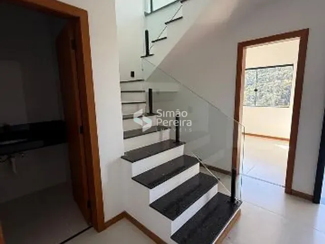 Casa com 151m² 3 quartos e 3 banheiros, à venda, no bairro Golfe em Teresópolis