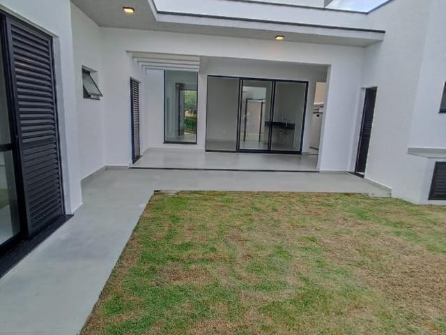 Casa 4 quartos e 5 banheiros, à venda, no bairro Loteamento Residencial Colina do Belém em Taubaté
