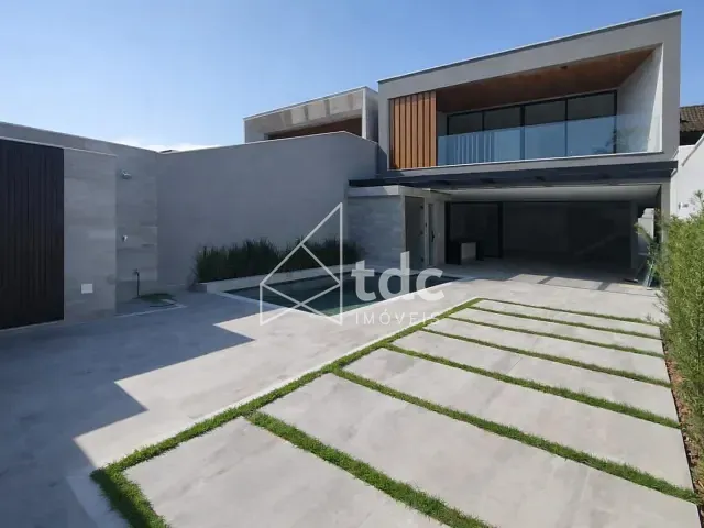 Casa com 510m² 4 quartos e 5 banheiros, à venda ou para alugar, no bairro Barra da Tijuca em Rio de Janeiro