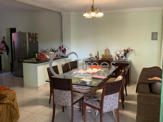 Casa com 569m² 4 quartos e 4 banheiros, à venda, no bairro Setor Sevene em Goiânia