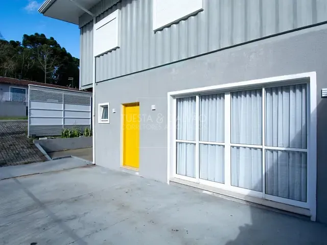 Casa com 172m² 4 quartos e 4 banheiros, para alugar, no bairro São Braz em Curitiba