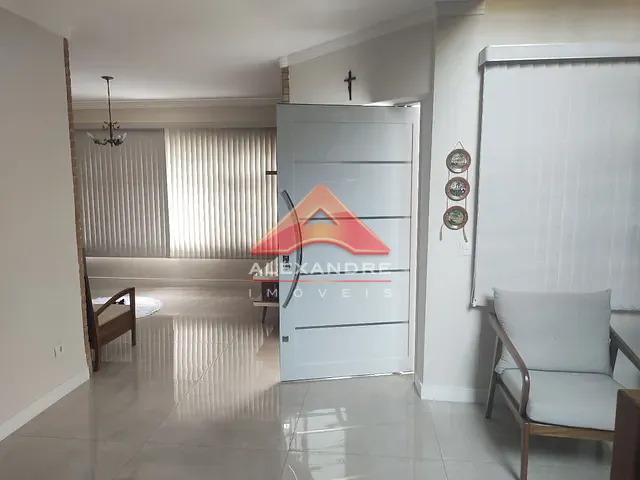 Casa 4 quartos e 2 banheiros, à venda, no bairro Jardim Ismênia em São José dos Campos