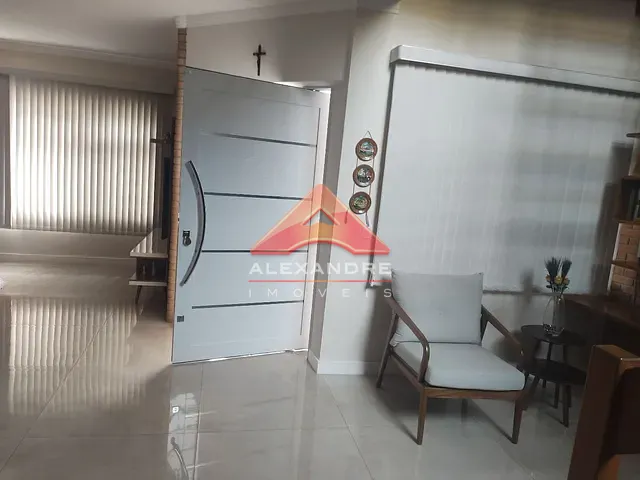 Casa 4 quartos e 2 banheiros, à venda, no bairro Jardim Ismênia em São José dos Campos
