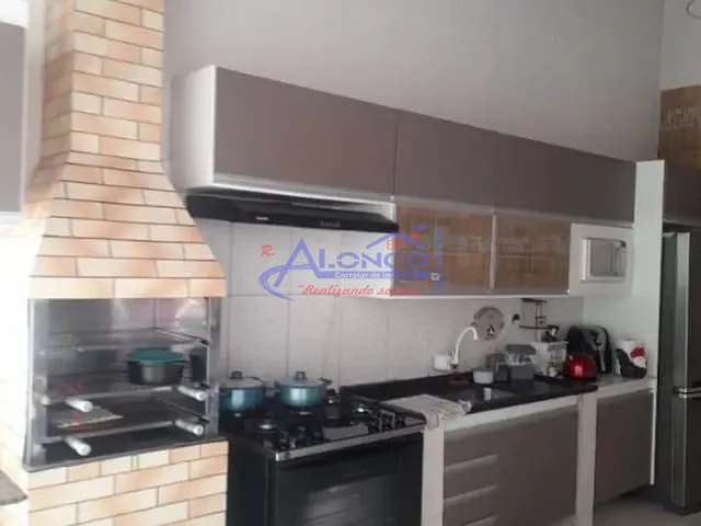 Casa 3 quartos e 3 banheiros, à venda, no bairro Cidade Salvador em Jacareí