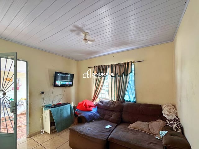 Casa com 293m² 2 quartos e 1 banheiro, à venda, no bairro Vila Martins em Apucarana
