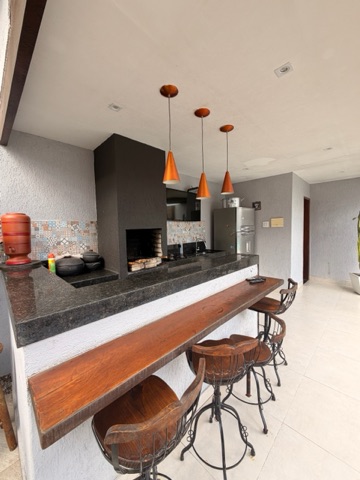 Casa com 364m² 4 quartos e 5 banheiros, à venda, no bairro Parque Santo Antônio em Campos dos Goytacazes