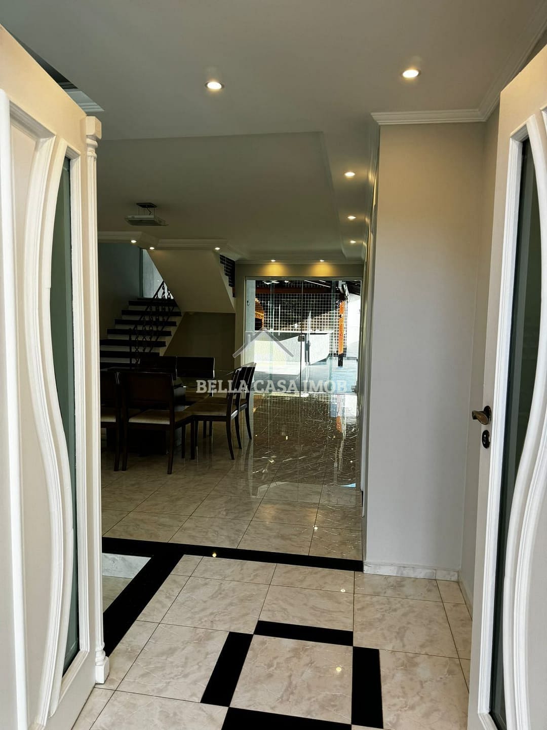 Casa, 3 quartos, 290 m² - Foto 1