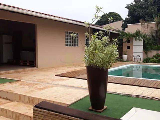 Casa com 600m² 3 quartos e 4 banheiros, à venda, no bairro Bairro da Igrejinha em Apucarana