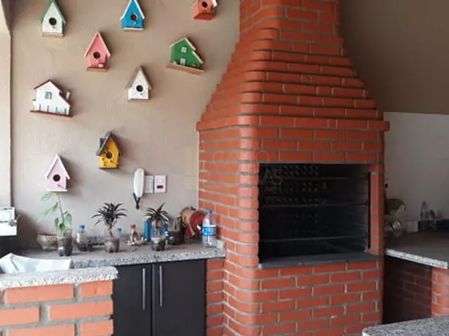 Casa com 600m² 3 quartos e 4 banheiros, à venda, no bairro Bairro da Igrejinha em Apucarana