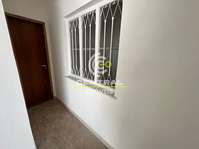 Casa 2 quartos e 1 banheiro, à venda ou para alugar, no bairro Centro em Itaboraí