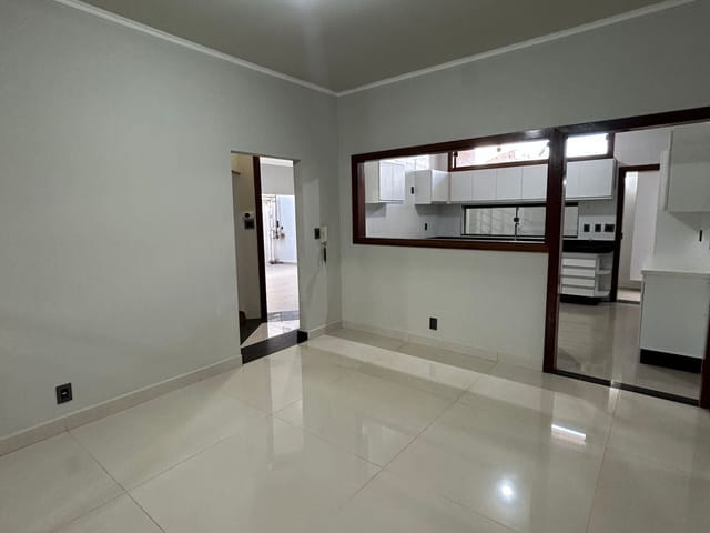 Casa com 275m² 3 quartos e 3 banheiros, à venda, no bairro Parque Residencial Nova Franca em Franca